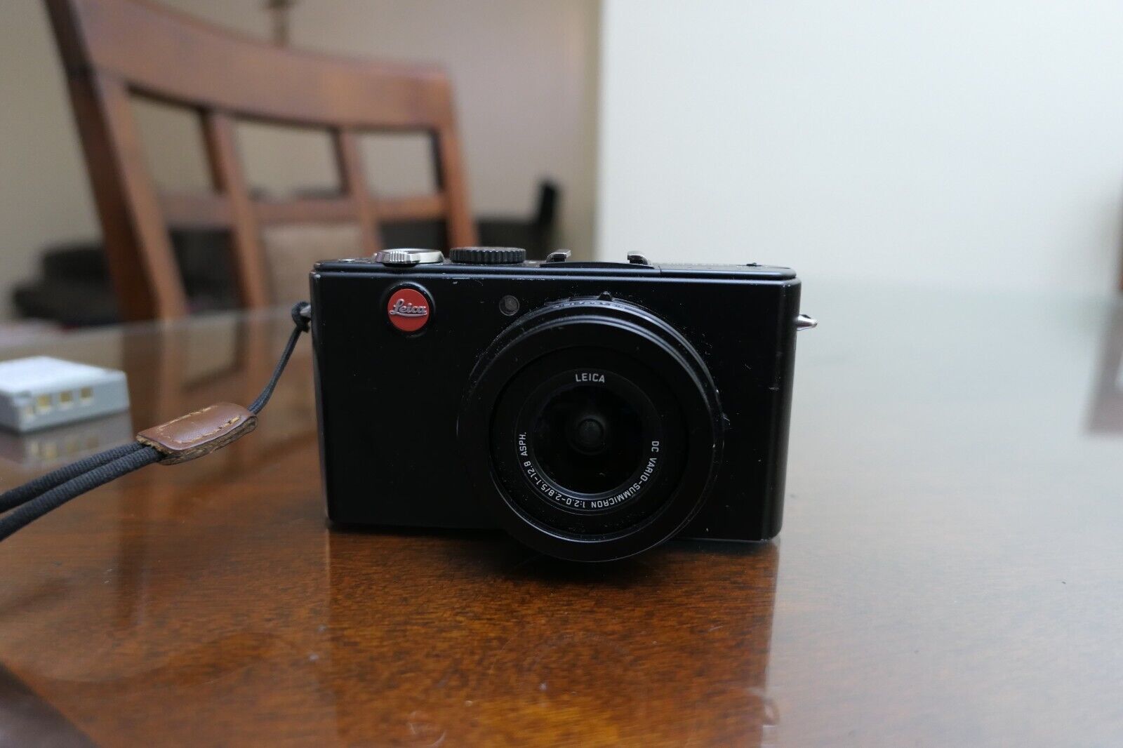 Leica+D-LUX+4+10.1MP+3%22+LCD+Digital+Camera+-+Black for sale