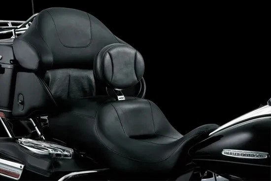 Respaldo conductor Kuryakyn vinilo negro con cremallera Harley Road Glide 98-21 Foto 2 de 4