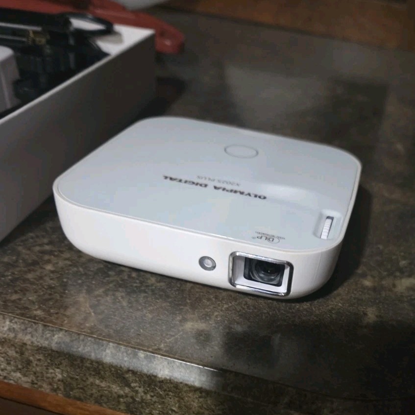 Olympia X2025 Plus DLP Home Theater Projector 4K/HD HDMI 200 Lumen LED Battery