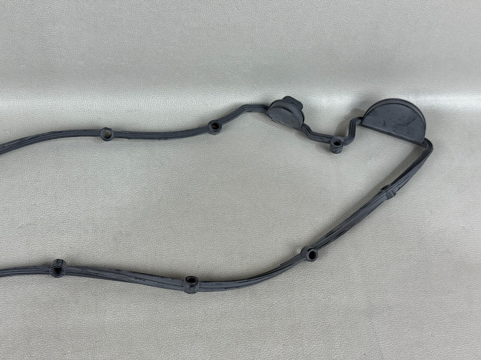 BRAND NEW! MASERATI LEFT DRIVER SIDE VALVE HEAD COVER GASKET OEM 000198550