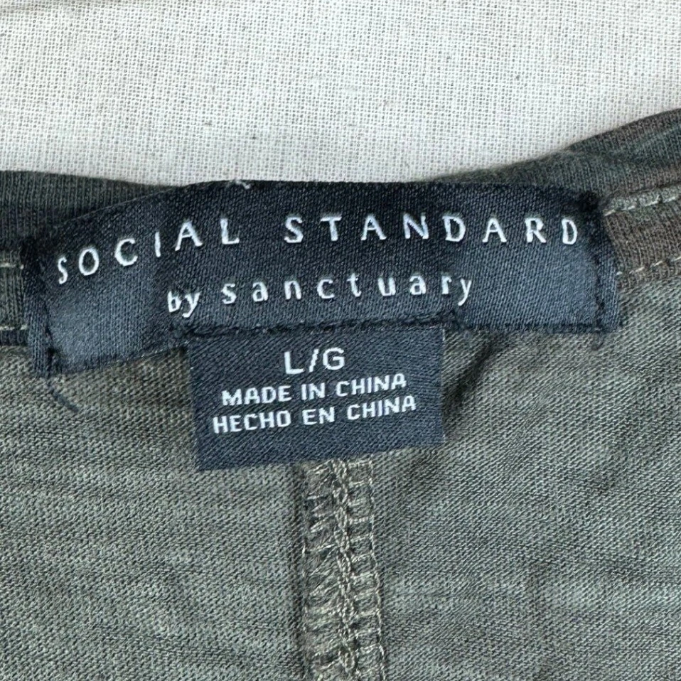 Vestido Camiseta Estampado Camuflaje Social Standard by Sanctuary Talla Grande Verde Foto 2 de 4