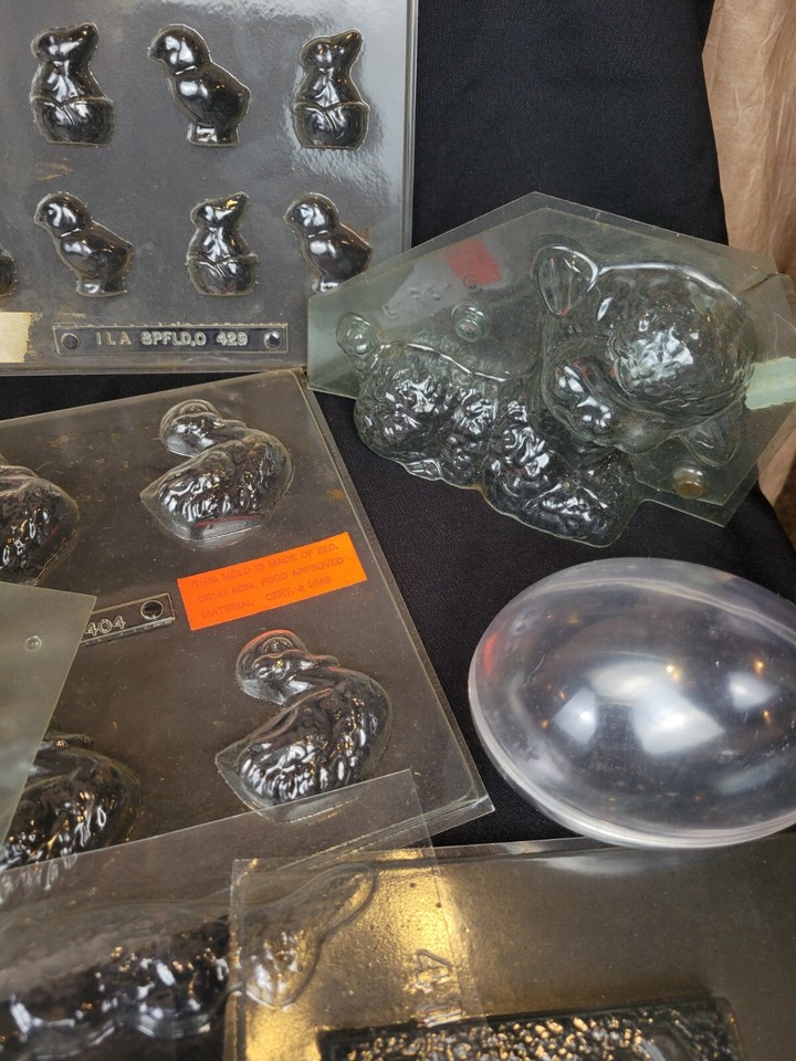 Vintage Wilton Easter Egg Bunny Rabbit Chick Basket Chocolate Candy