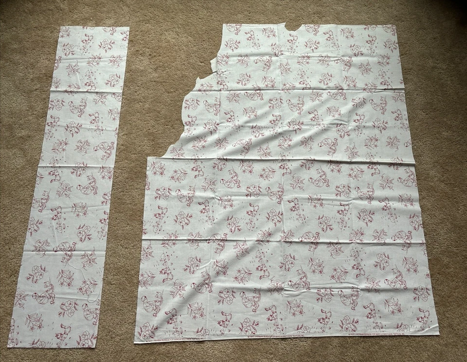 Tela de juego Faye Liverman Burgos/Marcus Bros roja para niños y gatos 44" x 46" Foto 4 de 4