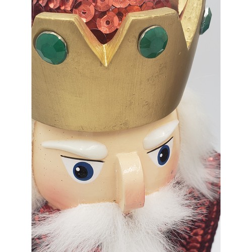Juego de 3 Cascanueces King con Capa, Tambor, Joyas y Deslumbrantes Cascanueces - Imagen 8 de 15