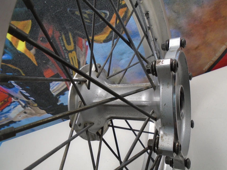 Yamaha TTR 250 1999 rueda trasera (A) 99 TTR250 99-06 Foto 3 de 4