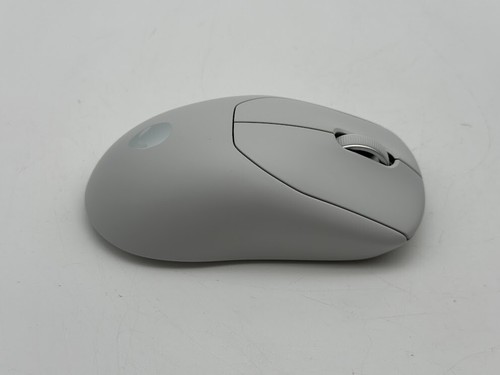 Alienware Pro Wireless Ambidextrous Mouse - Wired - Lunar Light READ/FOR PARTS - Picture 5 of 8