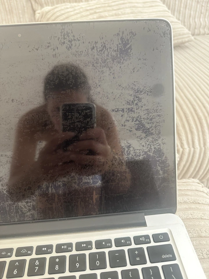 Apple MacBook Pro with Retina display 13" Laptop - ME867B/A (March,2015, Silver), photo 4 of 5