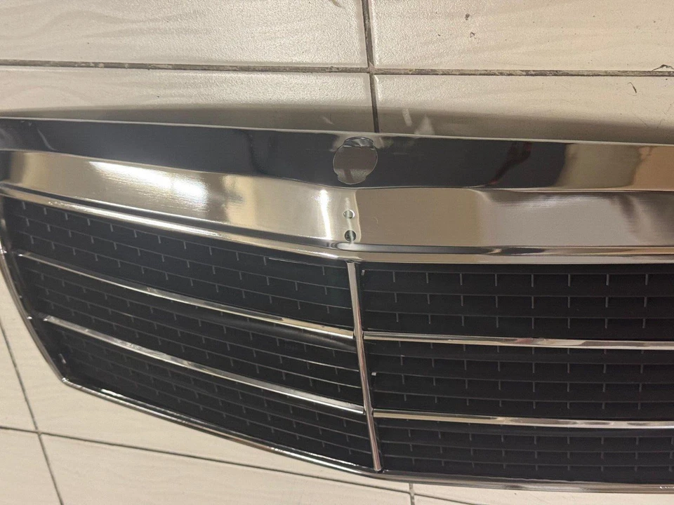 Front Chrome Radiator Grill for Mercedes-Benz W201 190 1982-1993 A2018800783 - Imagen 3 de 4