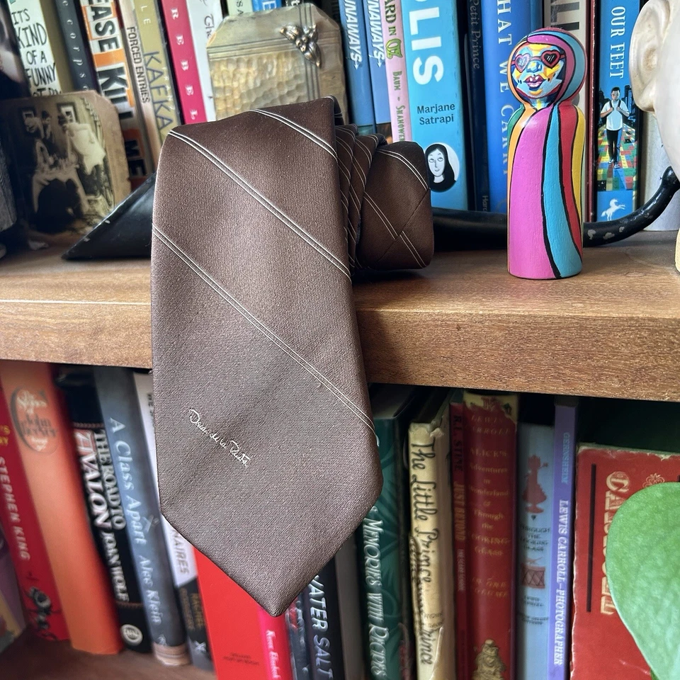 Oscar de la Renta 复古棕色绑带霜对比 — 第 2/4 张图片