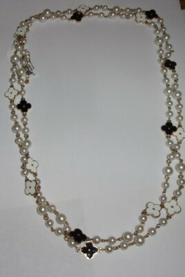 VIVI (COOKIE LEE) LONG GLASS PEARL FLOWER NECKLACE NEW #17002 MRP $42 GOLDTONE