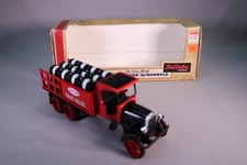 LG571 ERTL 2234 1/34 1:34 Camion Kenworth Stake Truck W/Barrels True Value 1925