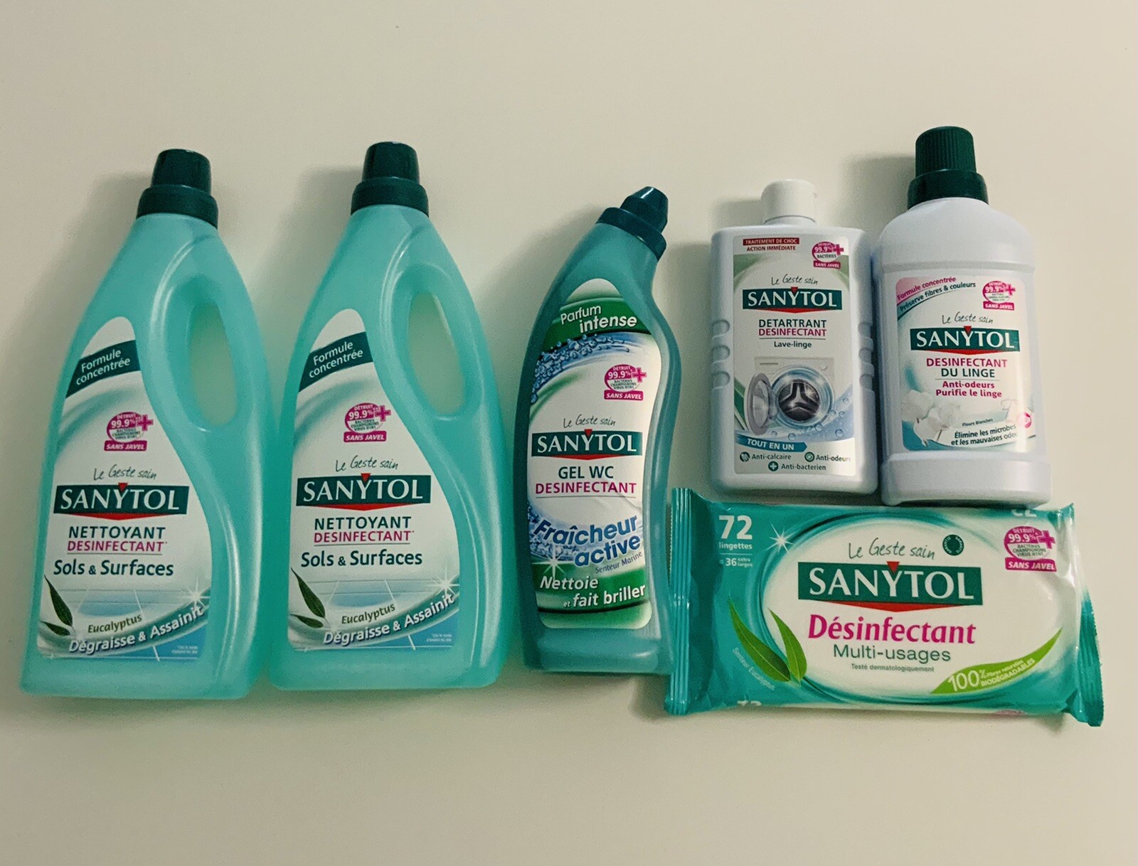 Produit nettoyant anti-bactérie Sanytol spray désinfectant multi-surfaces maison 500ml