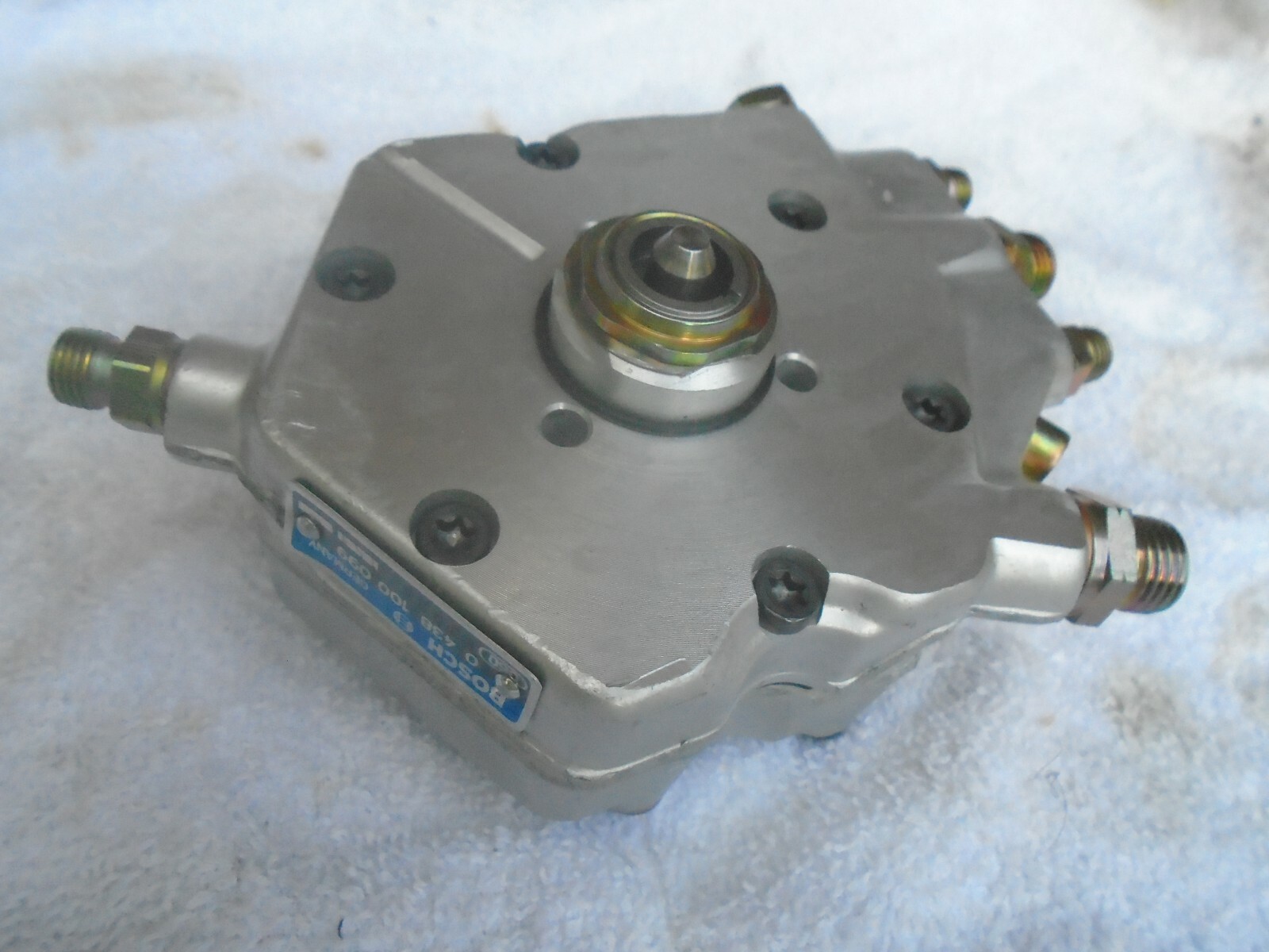 Mercedes LAMBORGHINI Remanufactured BOSCH Fuel Distributor 0438100099 OEM 280 