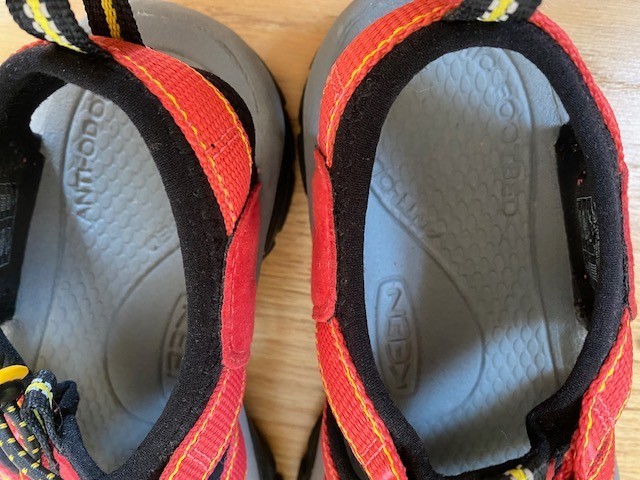 Sandali KEEN donna Newport H2 taglia US 8 (funzionano piccoli sembrano US 7 5 o EU 38)