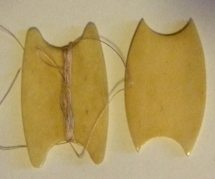 Thread Holder Old Sewing Collectible Wrap Thread Around It 