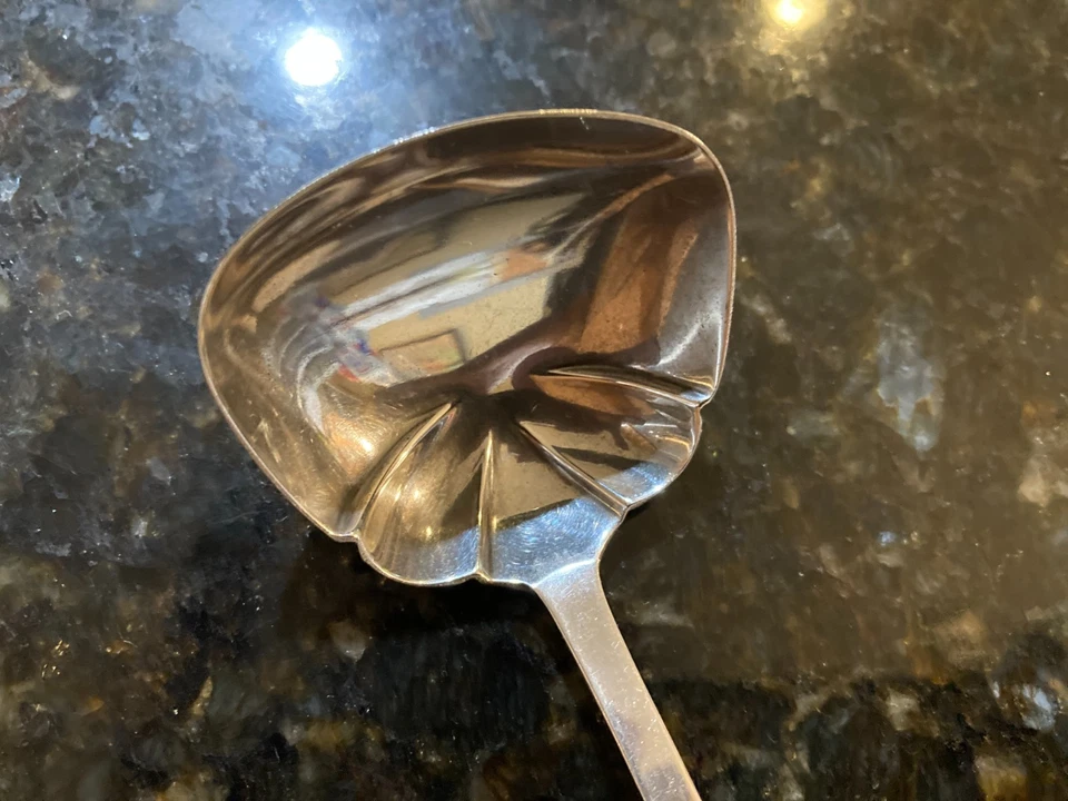 Cucharón de salsa de plata de ley cuchara panadero - mango perforado Manchester Foto 4 de 4