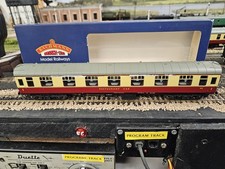 Bachmann  OO Coach 39-252B Mk1 RFO restaurant car BR crimson & cream - W8