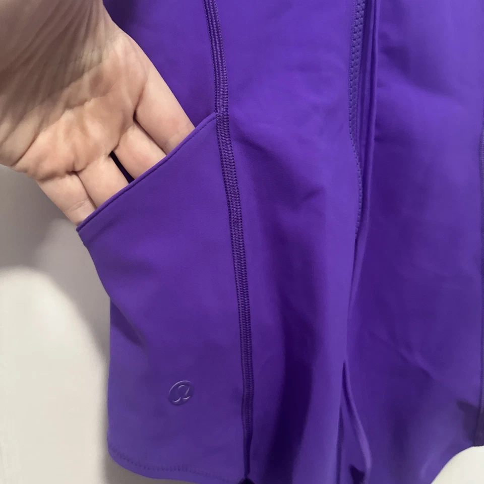 Lululemon 拉链后桨套装 * 中号 Bum Coverage Atomic 紫色 全新带标签 尺寸 6 — 第 4/4 张图片