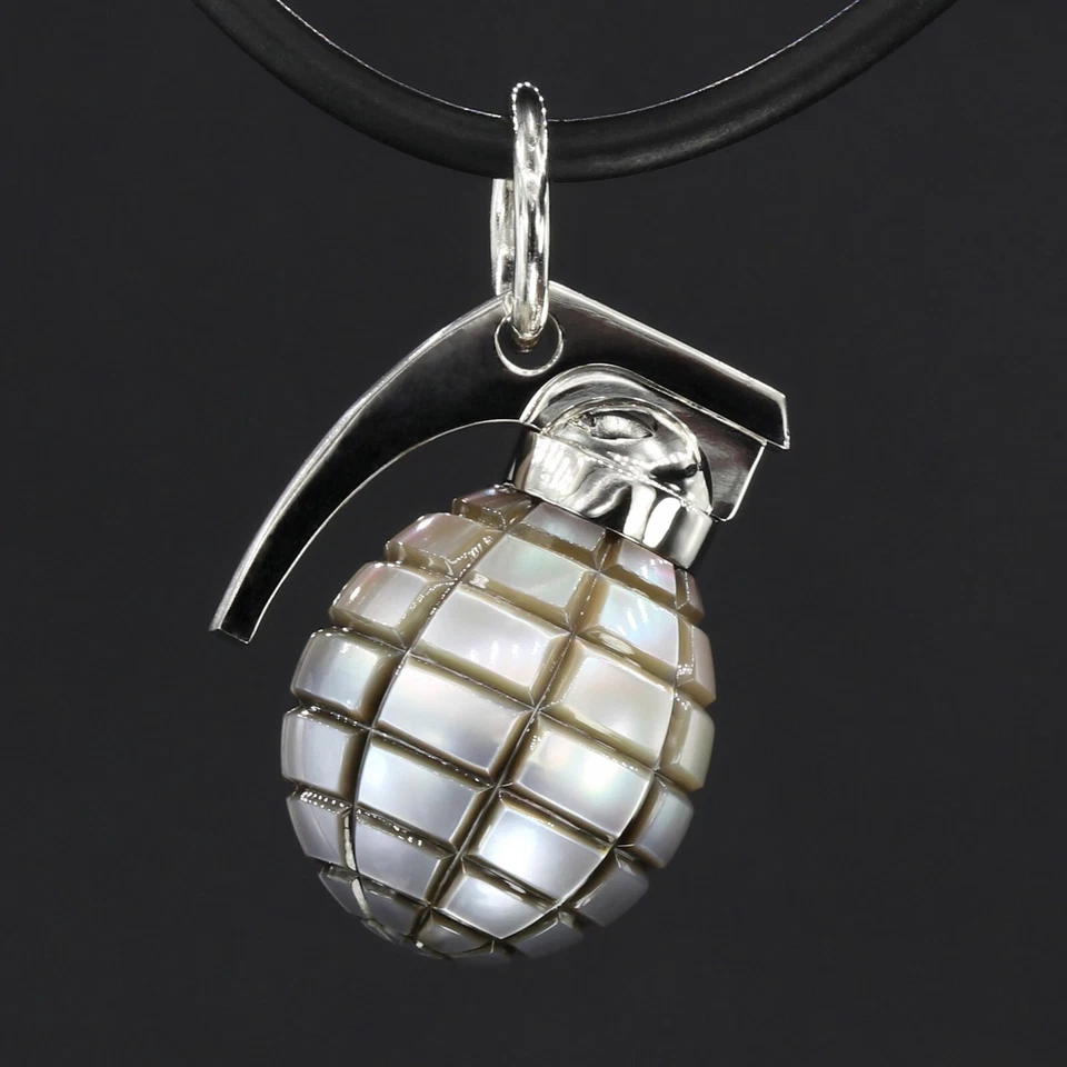 Granada tallada a mano perla de Tahití 13,3 mm, colgante de plata granada, colgante militar Foto 3 de 4