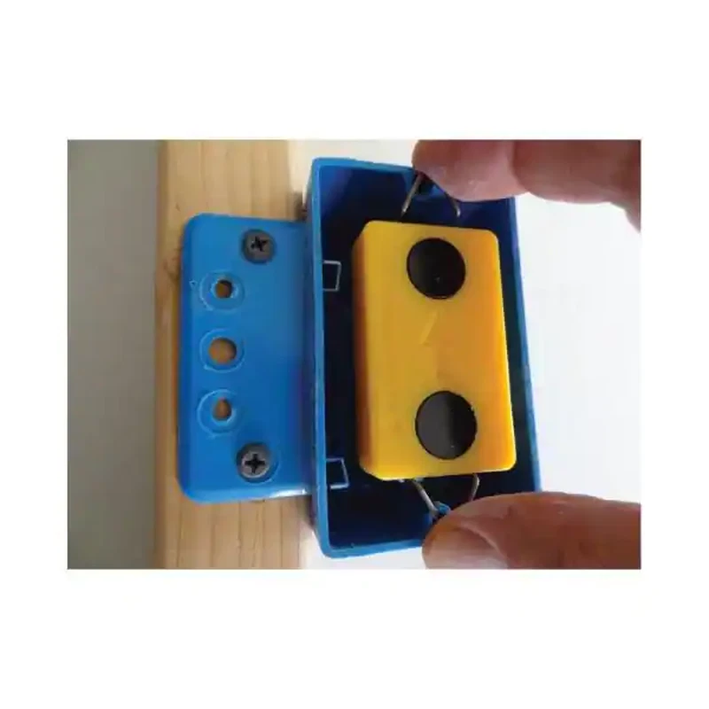 Drywall electrical outlet box locator