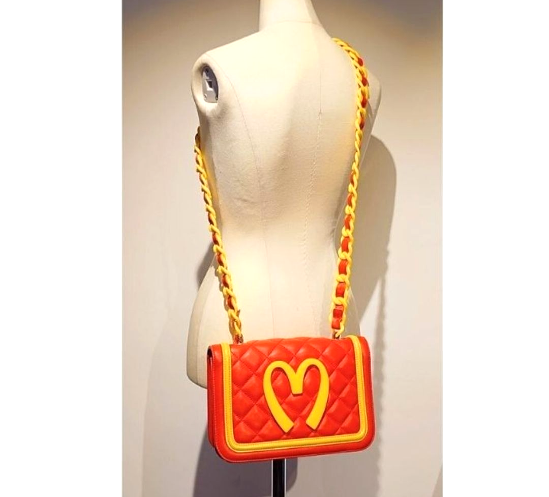 もこ MOSCHINO & McDonald's collaboration Quilting Red Shoulder bag With