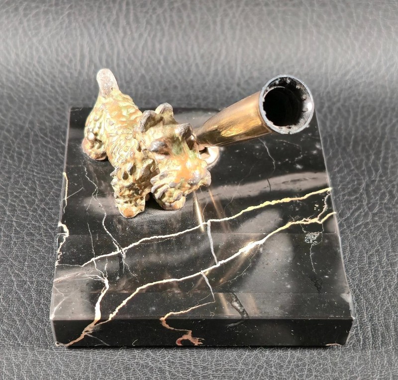 SHEAFFER'S Scottie Dog Desktop Ink Pen Holder on Black Gold Marble Base Vintage