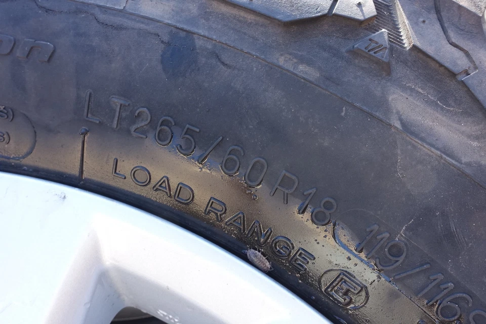 18" Alufelge + Reifen 265/60 R18 Toyota Landcruiser J150 42611-60B40 All Terrain - Bild 2 von 4