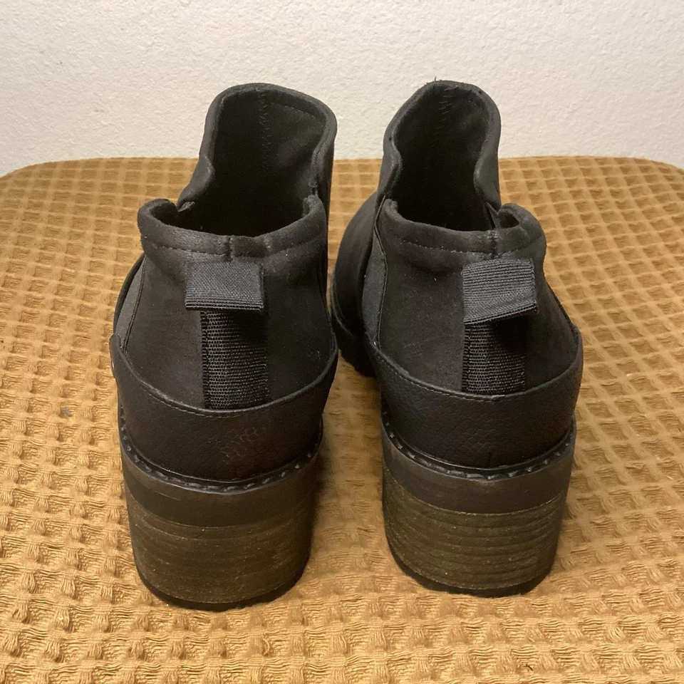 Torrid Booties Black Women’s Sz 10 Suede Ankle Pull On Boots - Image 4 of 4