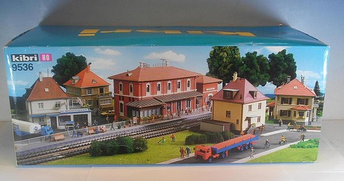 Kibri H0 9536 Kit Set Estación y Edificio 8200/8202/8204/8206/9532 EMBALAJE ORIGINAL #5712 | Zustand: Gebraucht