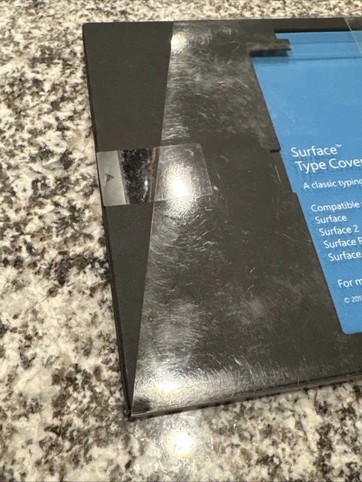 Microsoft Surface RT / 2 / Pro 1/Pro 2 Type Cover 2 Keyboard 1561/Blue/Cyan NEW - Image 3 of 4