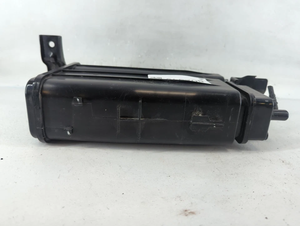 Kia Optima 2015 bote de carbón de vapor de combustible C7LO3 Foto 2 de 4