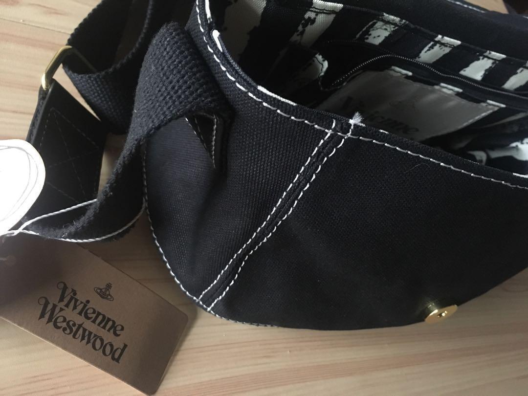 New Vivienne Westwood Edgewear Black Color shoulder bag New Vivienne Westwood Edgewear Black Color shoulder bag