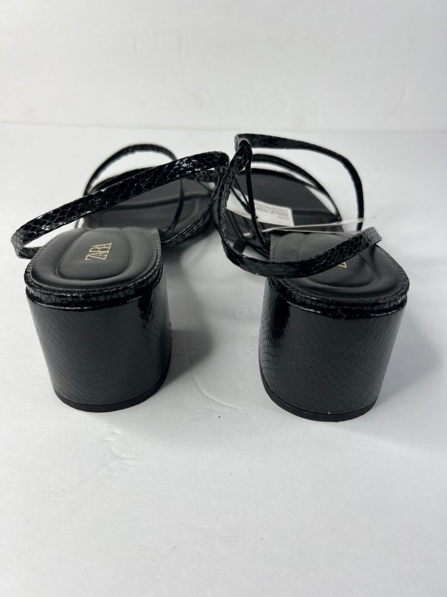 黒 RACING LINE カーボン | AKRAPOVIC