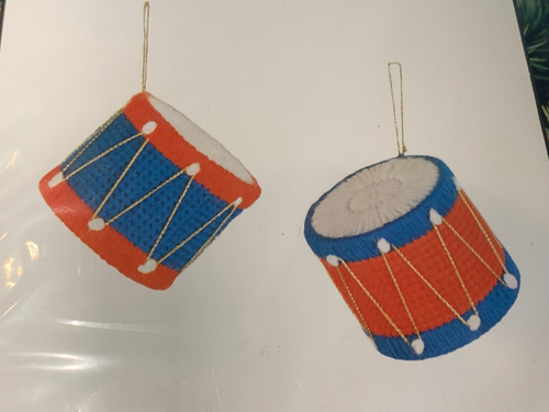 Caron Christmas #4102 Drums Ornaments Needlepoint Kit 7 x 6 cm - 1979 - Sealed - Picture 2 of 6