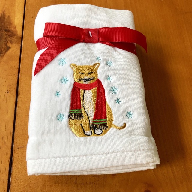 Kassafina Set of 2 Christmas Hand towels 😻Kitty Cat In Scarf