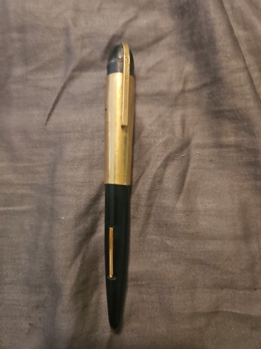 "Skyline" Eversharp Fountain Pen w/14K Gold Nib - 1/10 14K Gold Filled Cap