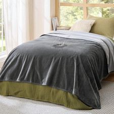 Bedsure Waterproof Blanket for Bed Twin Size 60"x80"- Soft Flannel Fleece Couch