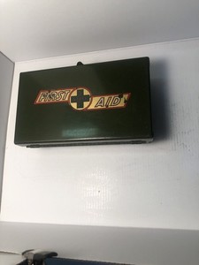 First aid kit( vintage)