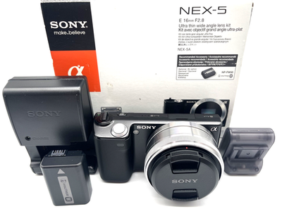SONY @ NEX-5/SONY E2.8/16mm (良品） NEAR MINT]SONY Alpha NEX-5 E2.8/16 0.24m/0.8ft Mirrorless Camera