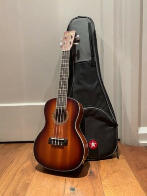 Cordoba 15cm E SB Acoustic Electric Concert Ukulele - Great for 