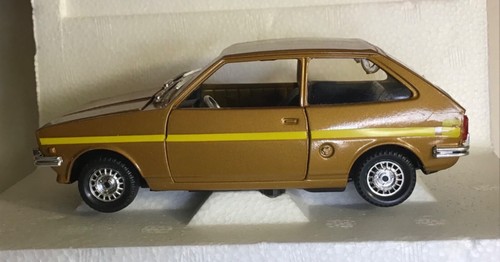 Polistil S675 Bronze Ford Fiesta S 1/25 Scale - Picture 17 of 24