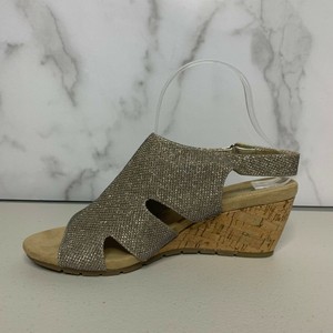 bandolino silver wedge sandals