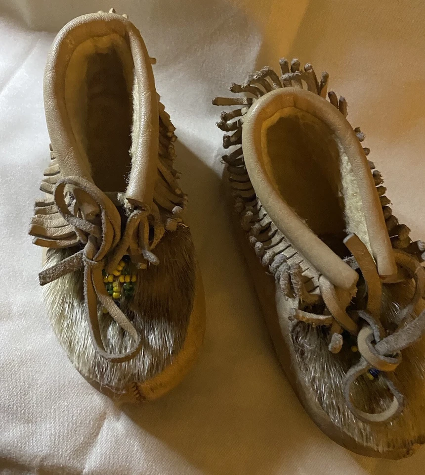 Baby Moccasins Tan Leather Fringe Stitch Toddler Size 3 Fleece Inside Beaded - Image 4 of 4