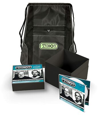 Deluxe Edition CD Techno Club Vol. 61 by Various Artists 2 CDs incl. Gym Bag