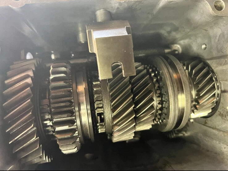 Commodore on sale t5 gearbox