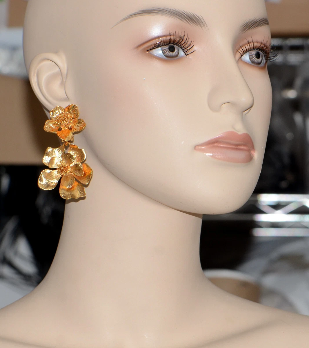 Oscar de la on sale renta flower earrings