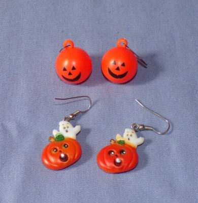 VTG Lot 2 Pair Halloween Jack-O-Lantern Pumpkin Ghost Earrings Orange Plastic
