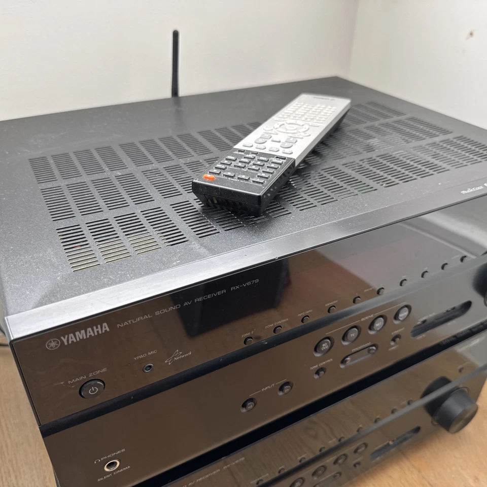 Yamaha RXV679 7.2 Netzwerk AV-Receiver mit Fernbedienung