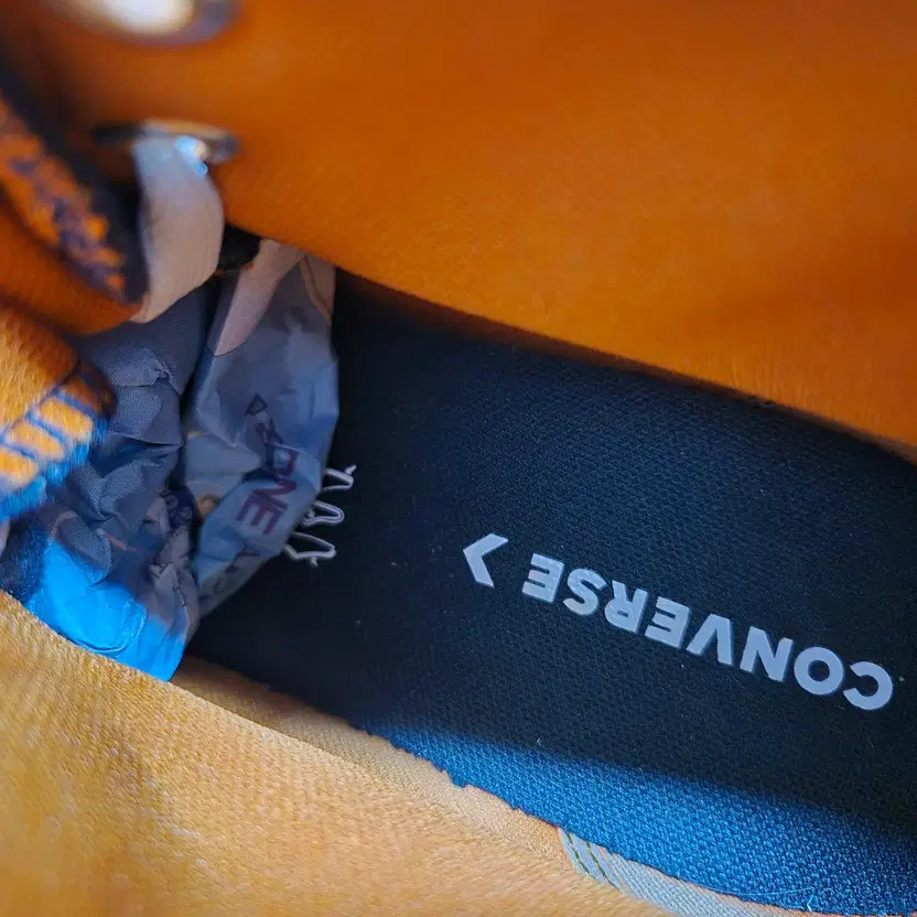 Converse Men's Sneakers - Size 290, Lightly Used thumbnail 2