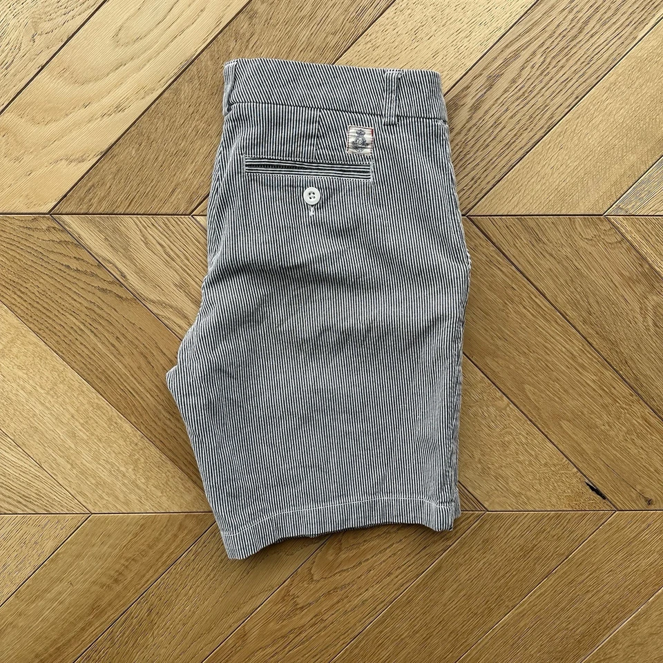 Tommy Hilfiger Stretch Flat Front Shorts Women’s Size 4 Striped Gray White - Image 3 of 4